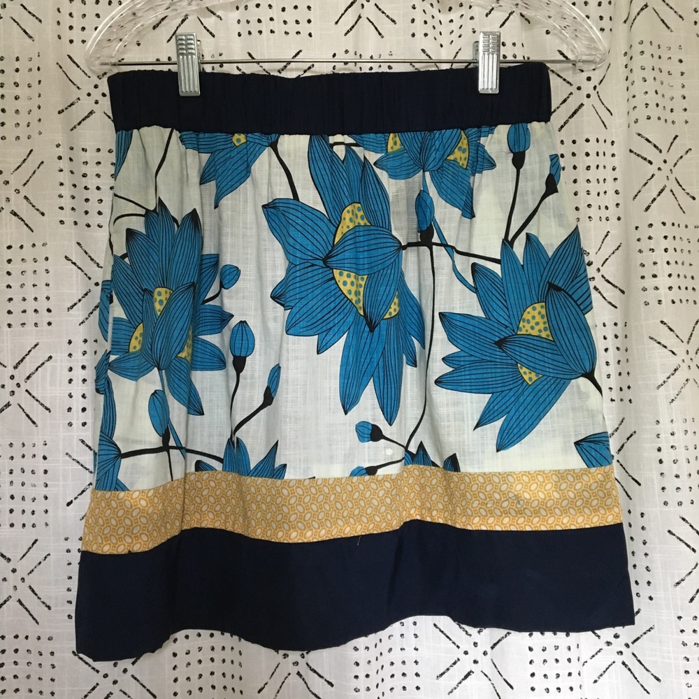 Anthropologie Floral “Hype” skirt. Size S.
